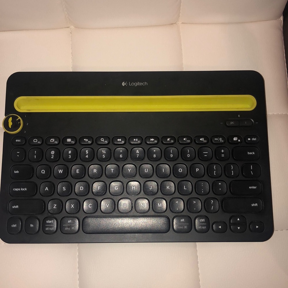 LOGITECH BLUETOOTH KEYBOARD